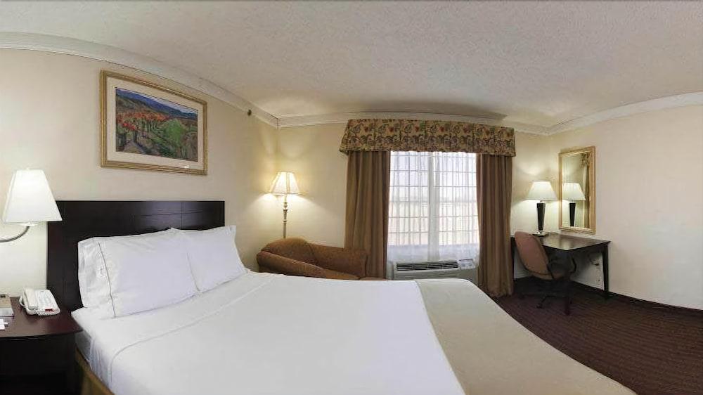 Holiday Inn Express Hotel & Suites Plainview By Ihg Eksteriør billede