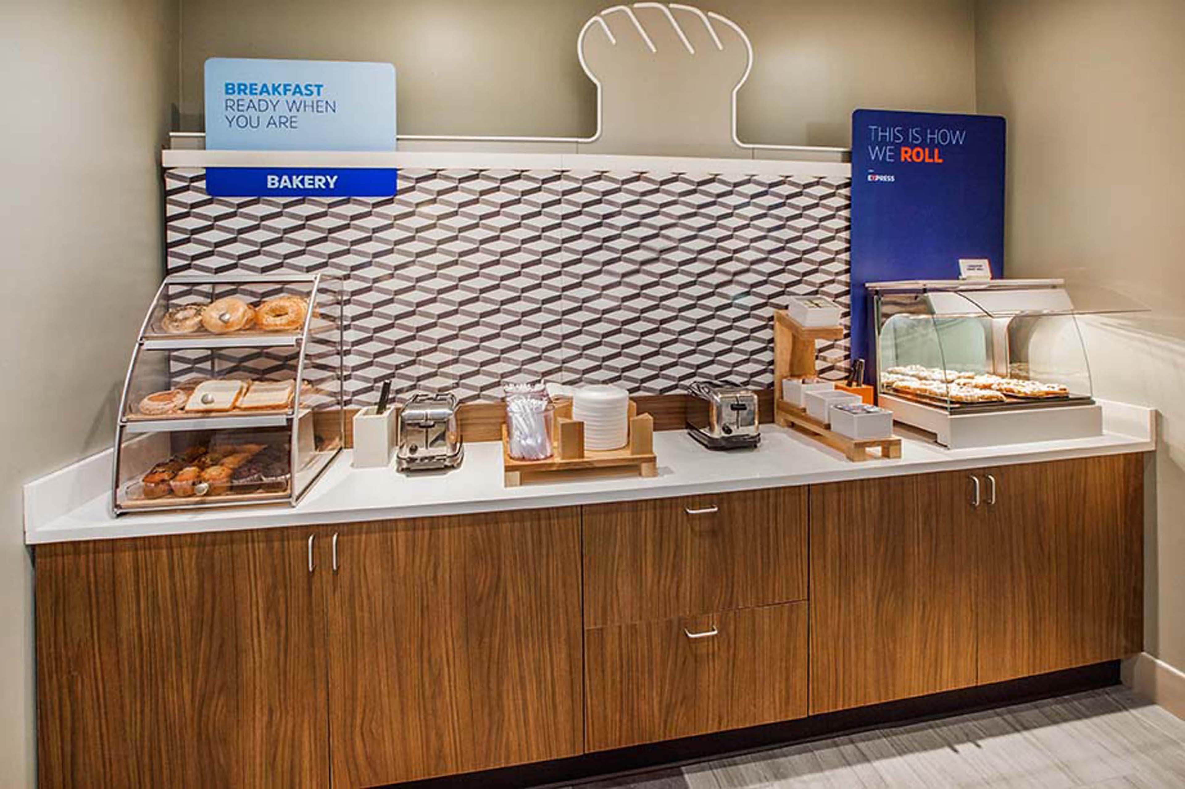 Holiday Inn Express Hotel & Suites Plainview By Ihg Eksteriør billede