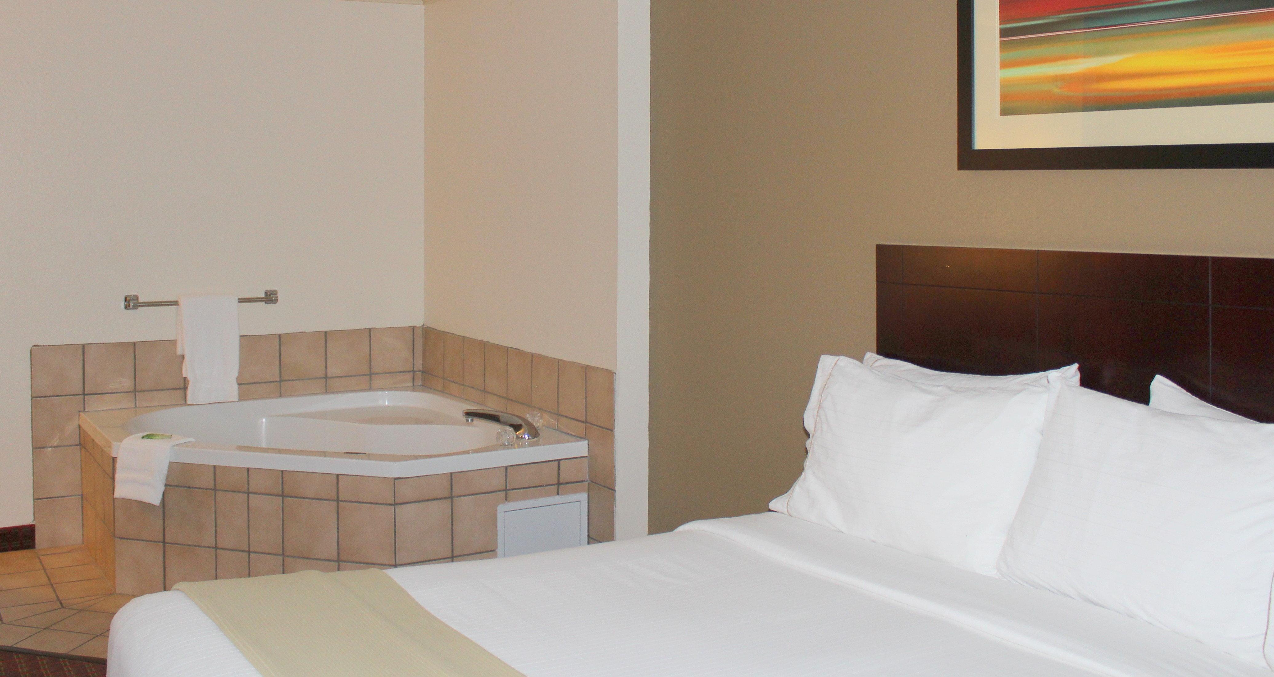 Holiday Inn Express Hotel & Suites Plainview By Ihg Eksteriør billede